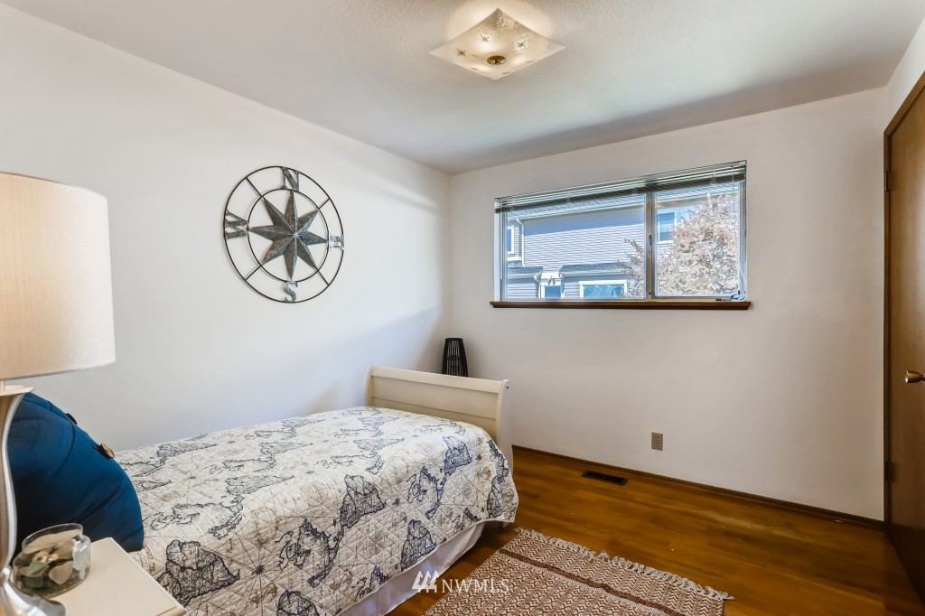 3828 46th Avenue Southwest Seattle, WA 98116 - Photo 15 of 29