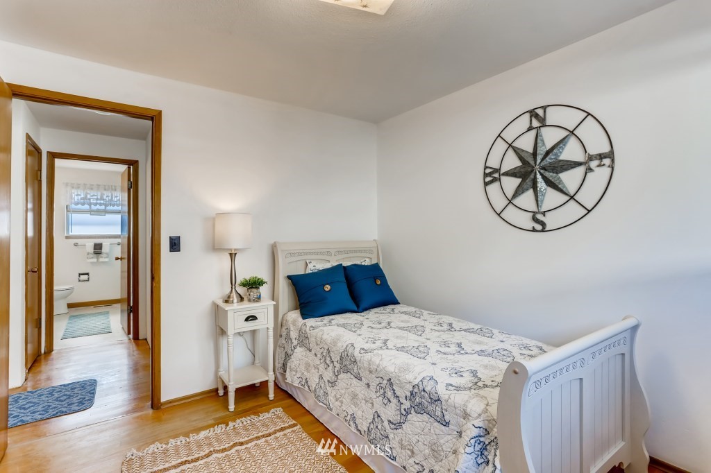 3828 46th Avenue Southwest Seattle, WA 98116 - Photo 16 of 29