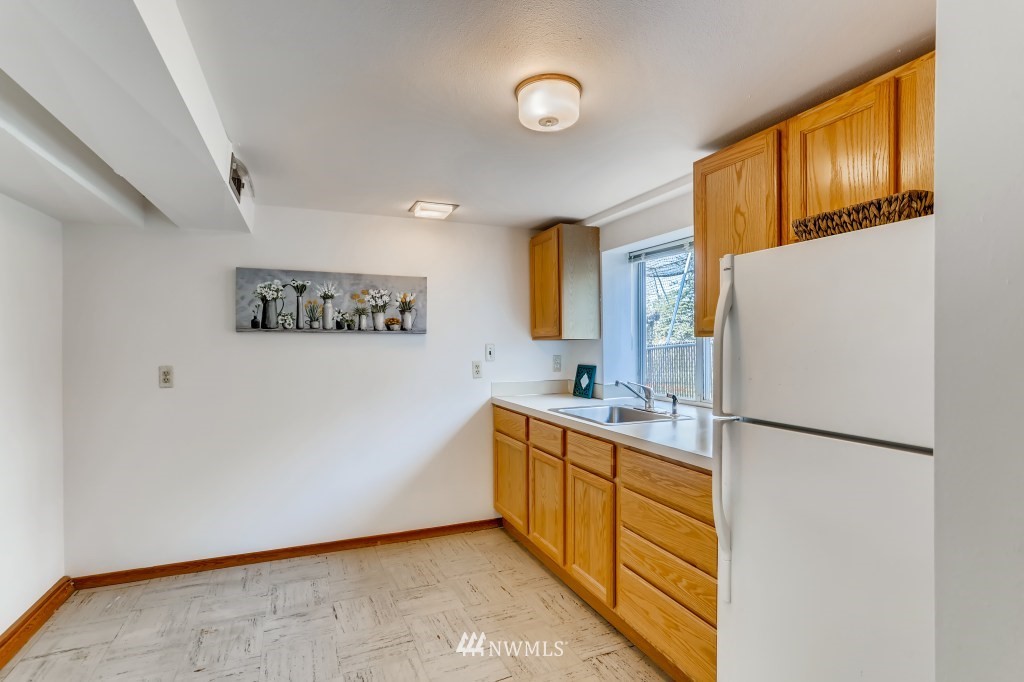 3828 46th Avenue Southwest Seattle, WA 98116 - Photo 20 of 29