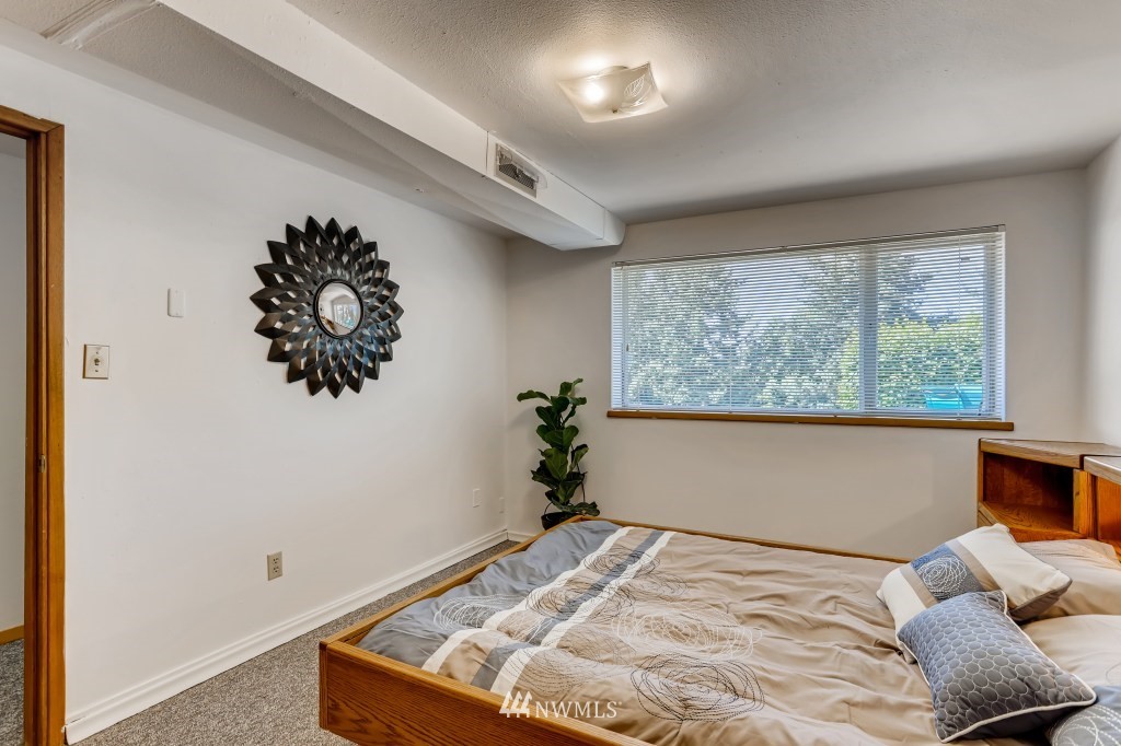 3828 46th Avenue Southwest Seattle, WA 98116 - Photo 22 of 29