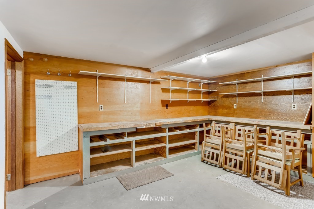 3828 46th Avenue Southwest Seattle, WA 98116 - Photo 24 of 29