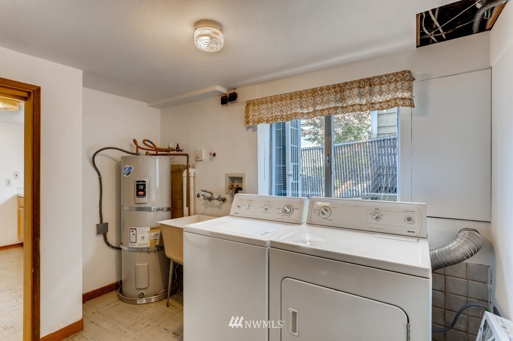 3828 46th Avenue Southwest Seattle, WA 98116 - Photo 26 of 29