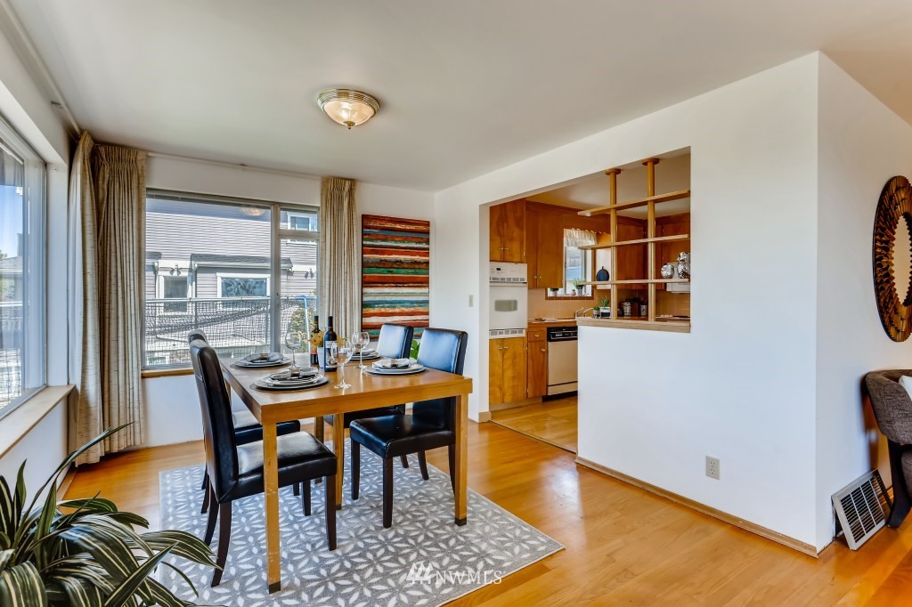 3828 46th Avenue Southwest Seattle, WA 98116 - Photo 6 of 29