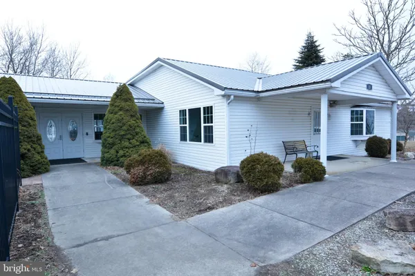 $695 | 13 1st Street, Cairnbrook, PA 15924