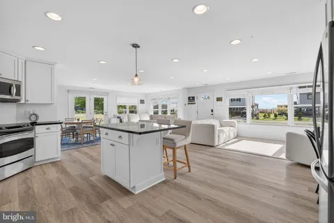 $575,000 | 713 Bay Drive, Stevensville, MD 21666