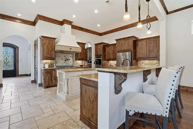 $8,000 | 3725 West 5th Street, Fort Worth, TX 76107