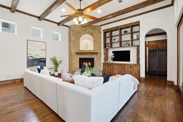 $8,000 | 3725 West 5th Street, Fort Worth, TX 76107