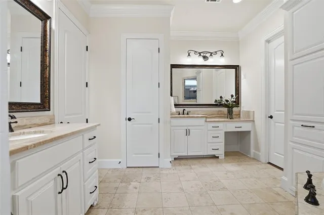 $8,000 | 3725 West 5th Street, Fort Worth, TX 76107