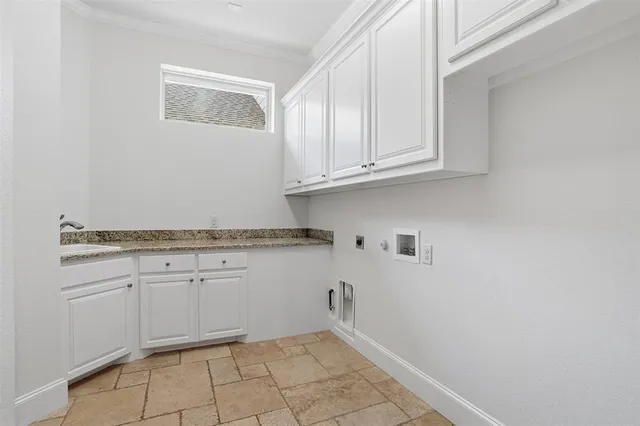 $8,000 | 3725 West 5th Street, Fort Worth, TX 76107