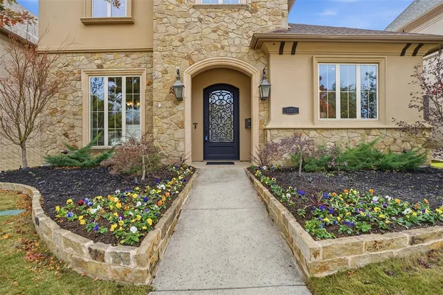 $8,000 | 3725 West 5th Street, Fort Worth, TX 76107