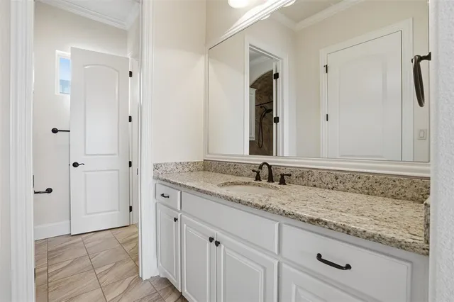 $8,000 | 3725 West 5th Street, Fort Worth, TX 76107