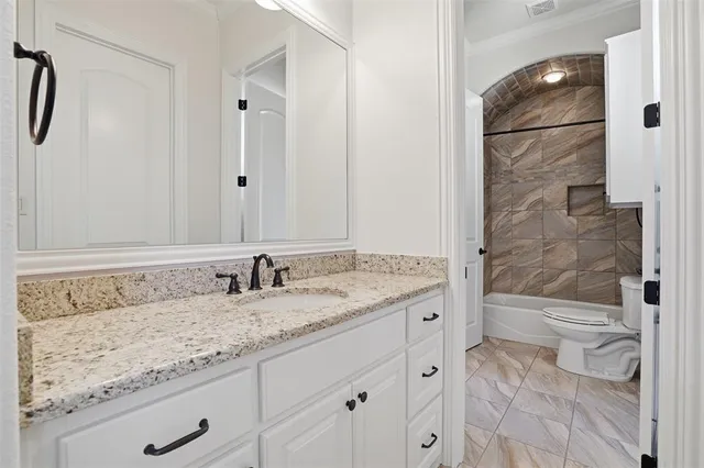 $8,000 | 3725 West 5th Street, Fort Worth, TX 76107