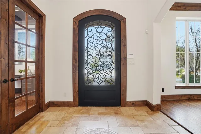 $8,000 | 3725 West 5th Street, Fort Worth, TX 76107