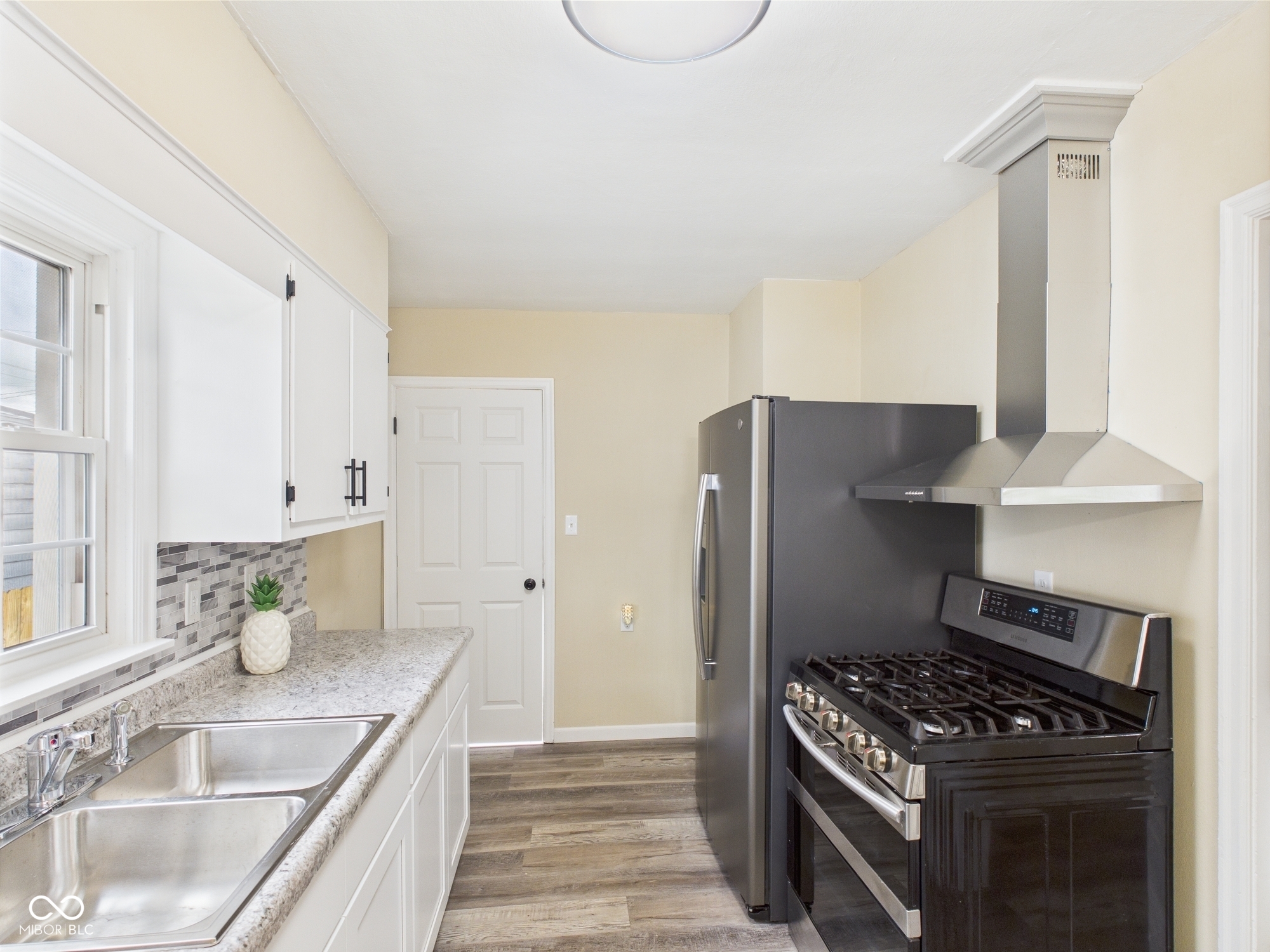2908 Fairview Street Anderson, IN 46016 - Photo 9 of 26