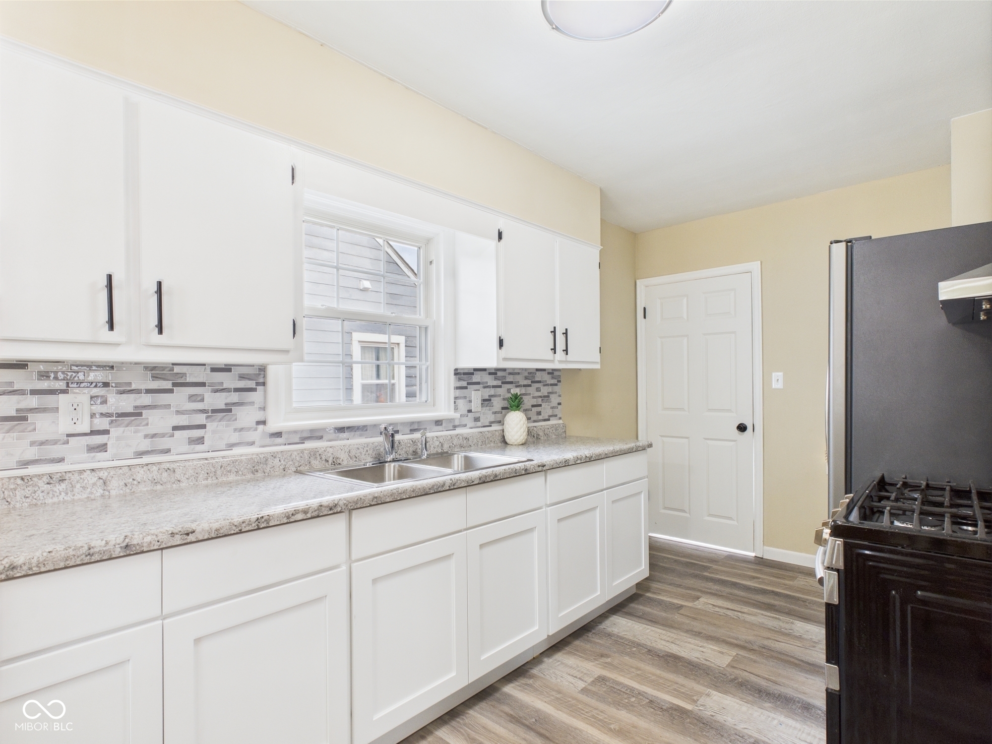 2908 Fairview Street Anderson, IN 46016 - Photo 10 of 26