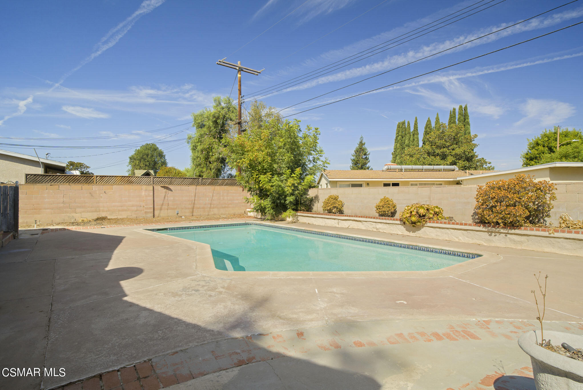 745 Royal Avenue Simi Valley, CA 93065 - Photo 29 of 42 Great Saltwater Pool!