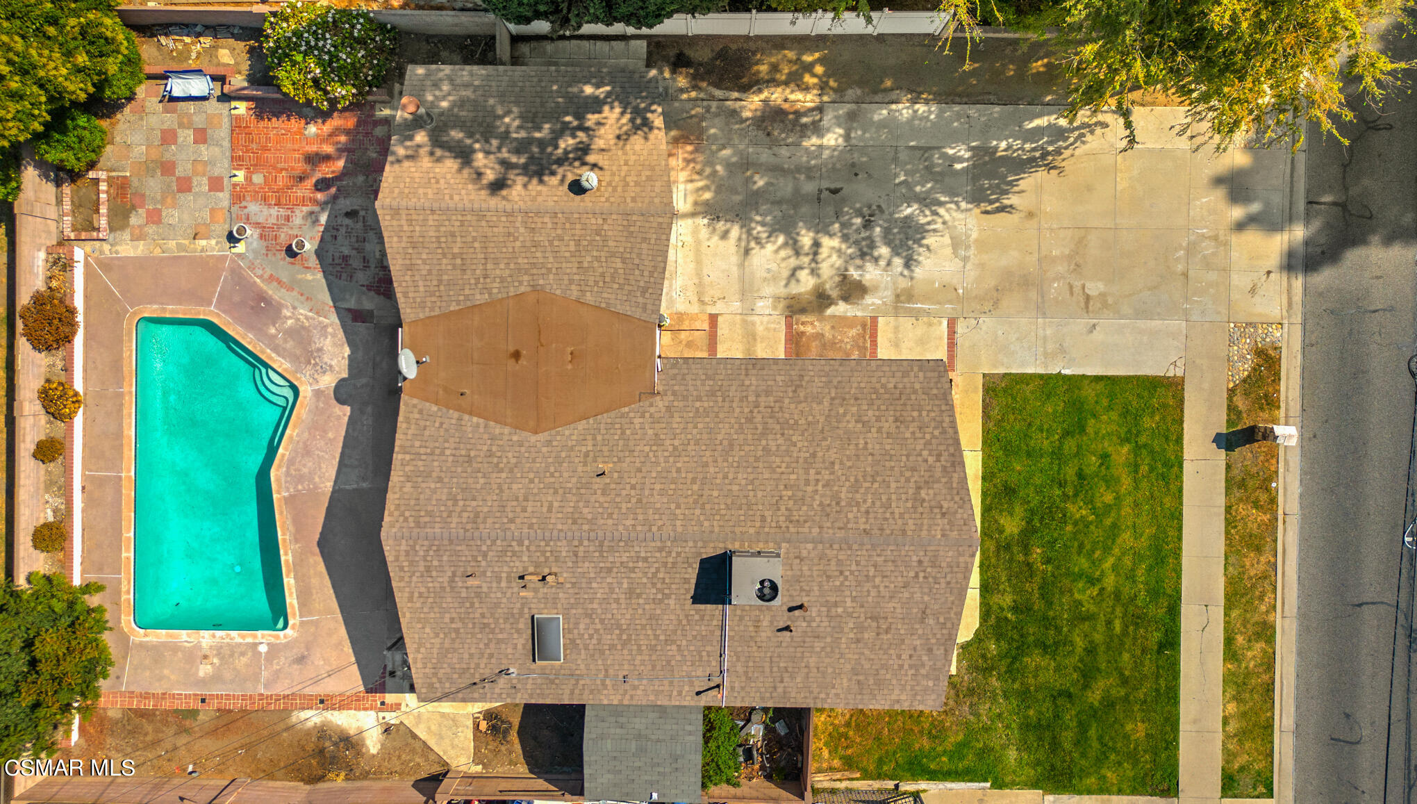 745 Royal Avenue Simi Valley, CA 93065 - Photo 32 of 42 Great Location!