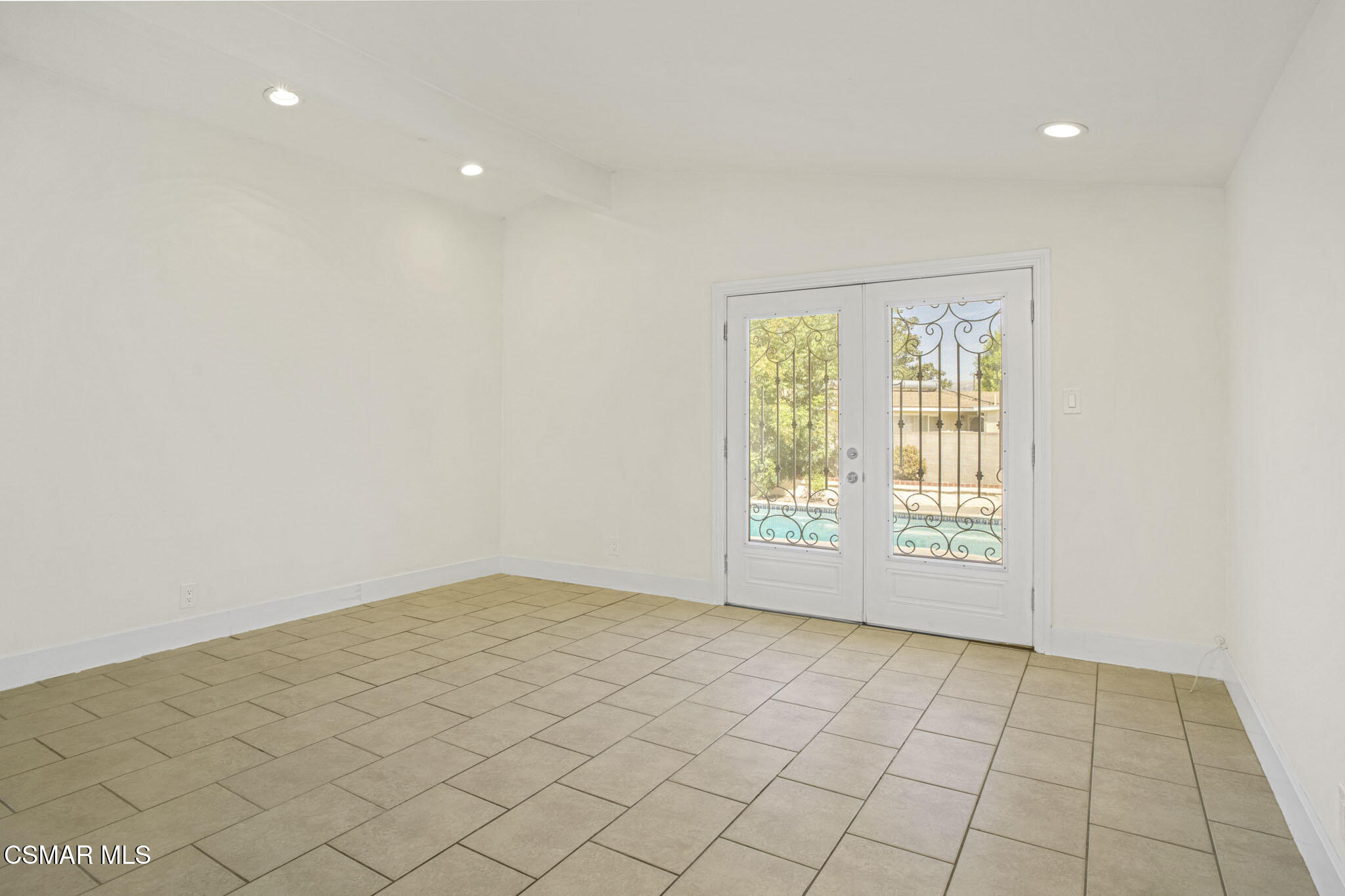 745 Royal Avenue Simi Valley, CA 93065 - Photo 6 of 42 Spacious Living Room!