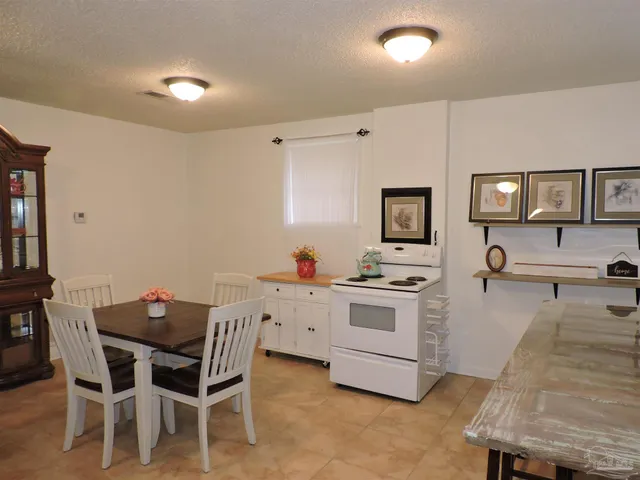 $1,000 | 1711 North 60th Avenue, Unit B, Pensacola, FL 32506