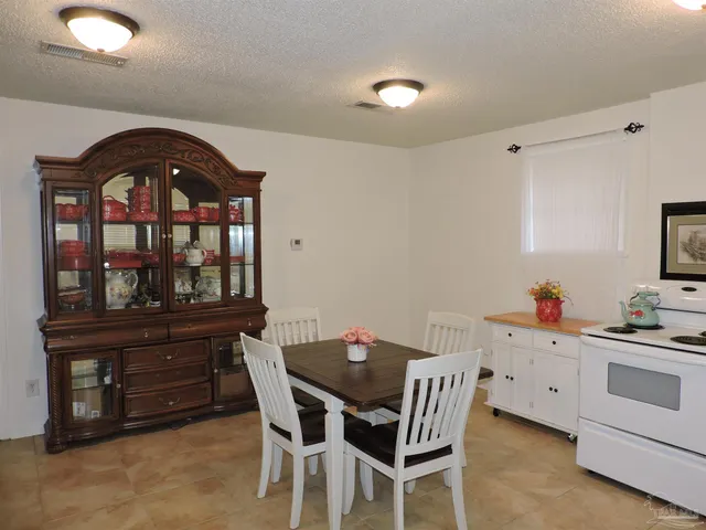 $1,000 | 1711 North 60th Avenue, Unit B, Pensacola, FL 32506