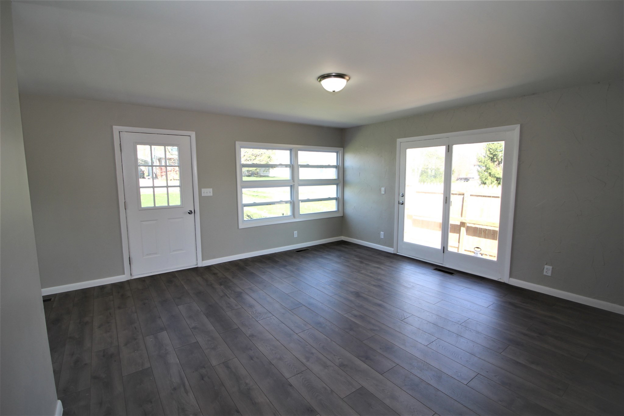 11712 Stopher Road Harlan, IN 46743 - Photo 5 of 23