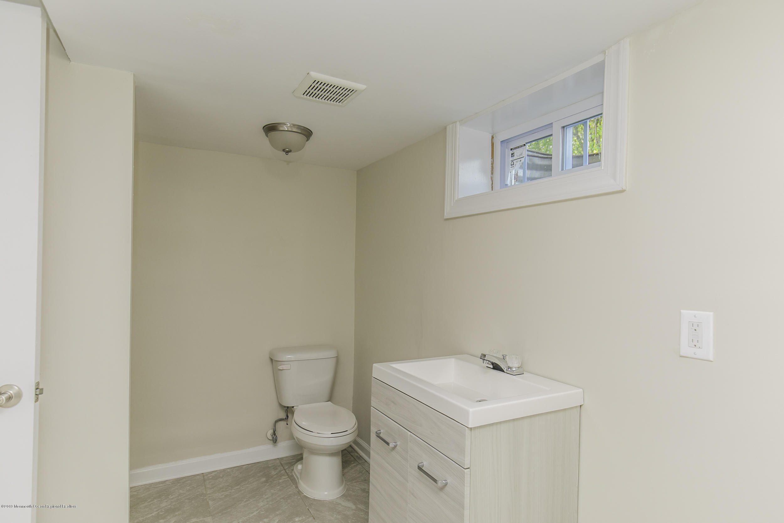 91 Dutch Lane Road Freehold, NJ 07728 - Photo 28 of 30 Dutch_54