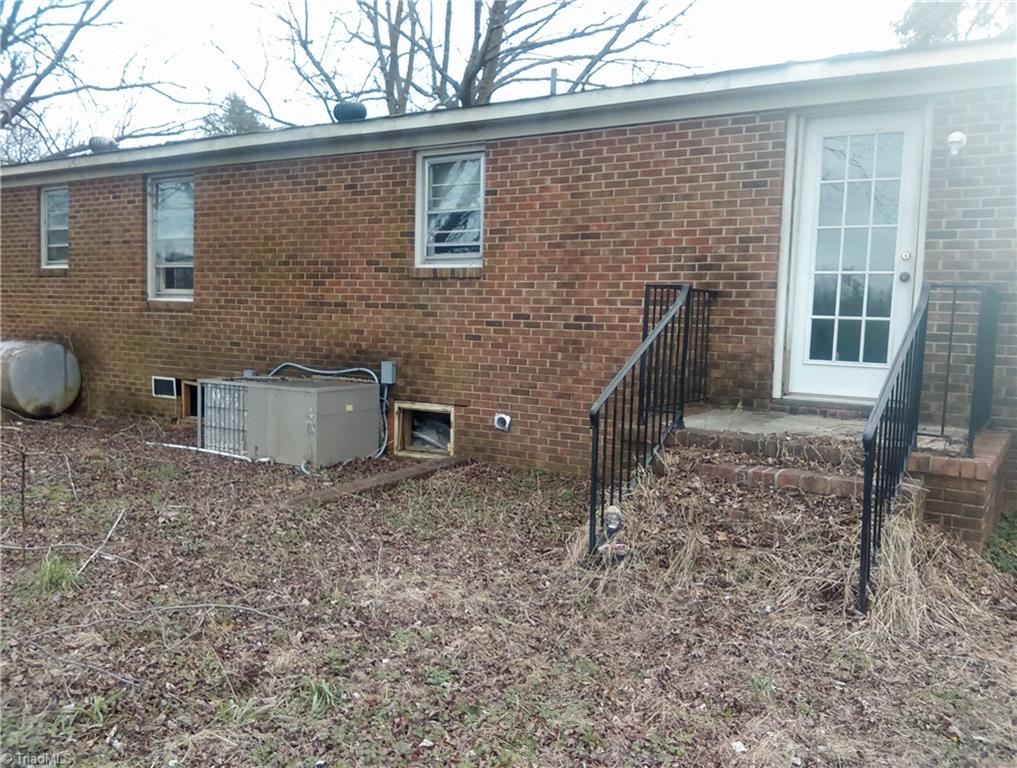 537 Poe Road Siler City, NC 27344 - Photo 2 of 6 Gallery Image 2