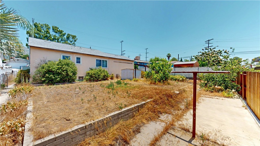 10515 Tujunga Canyon Boulevard Tujunga, CA 91042 - Photo 26 of 35 Backyard to house