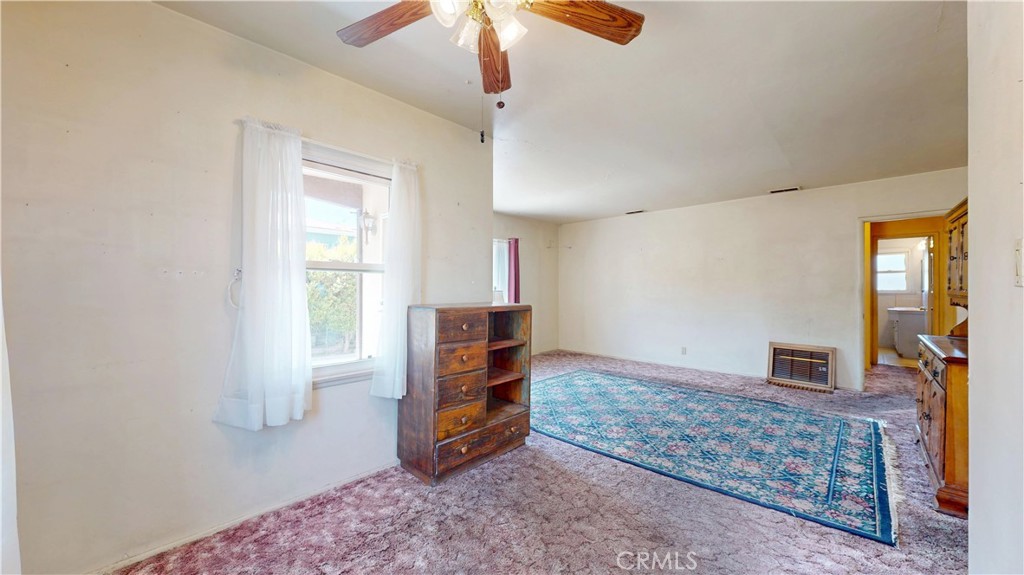 10515 Tujunga Canyon Boulevard Tujunga, CA 91042 - Photo 7 of 35 Dining area towards living room