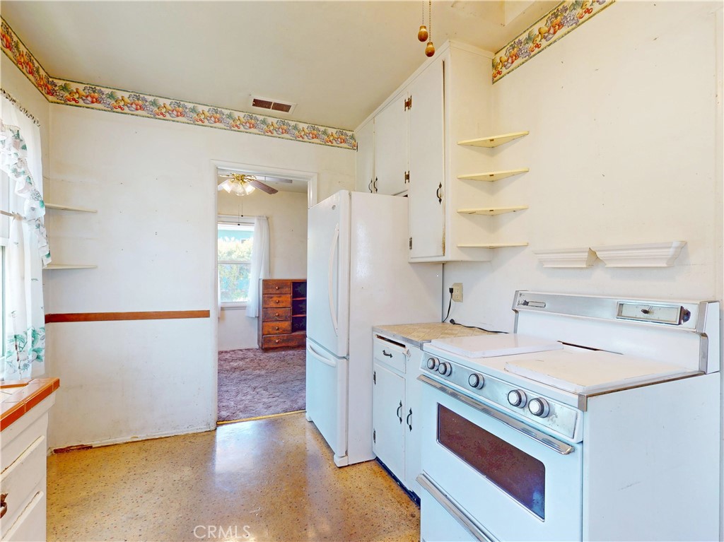 10515 Tujunga Canyon Boulevard Tujunga, CA 91042 - Photo 10 of 35 Kitchen to breakfast area