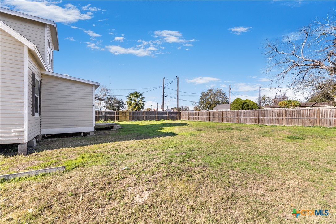 1002 East Commercial Street Victoria, TX 77901 - Photo 23 of 30 a view of swimming pool