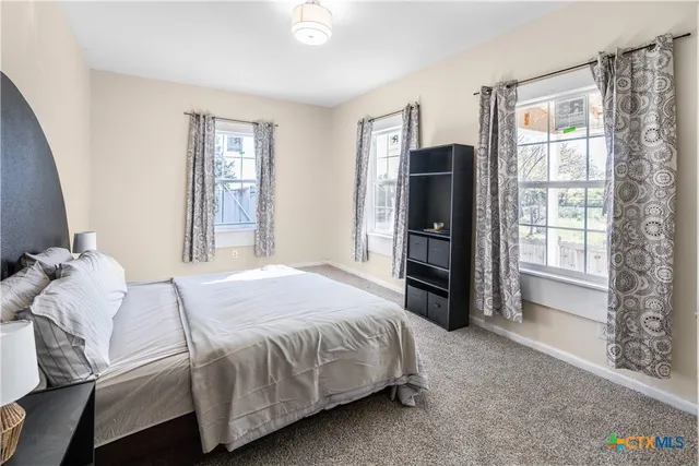 $140,000 | 1002 East Commercial Street, Victoria, TX 77901