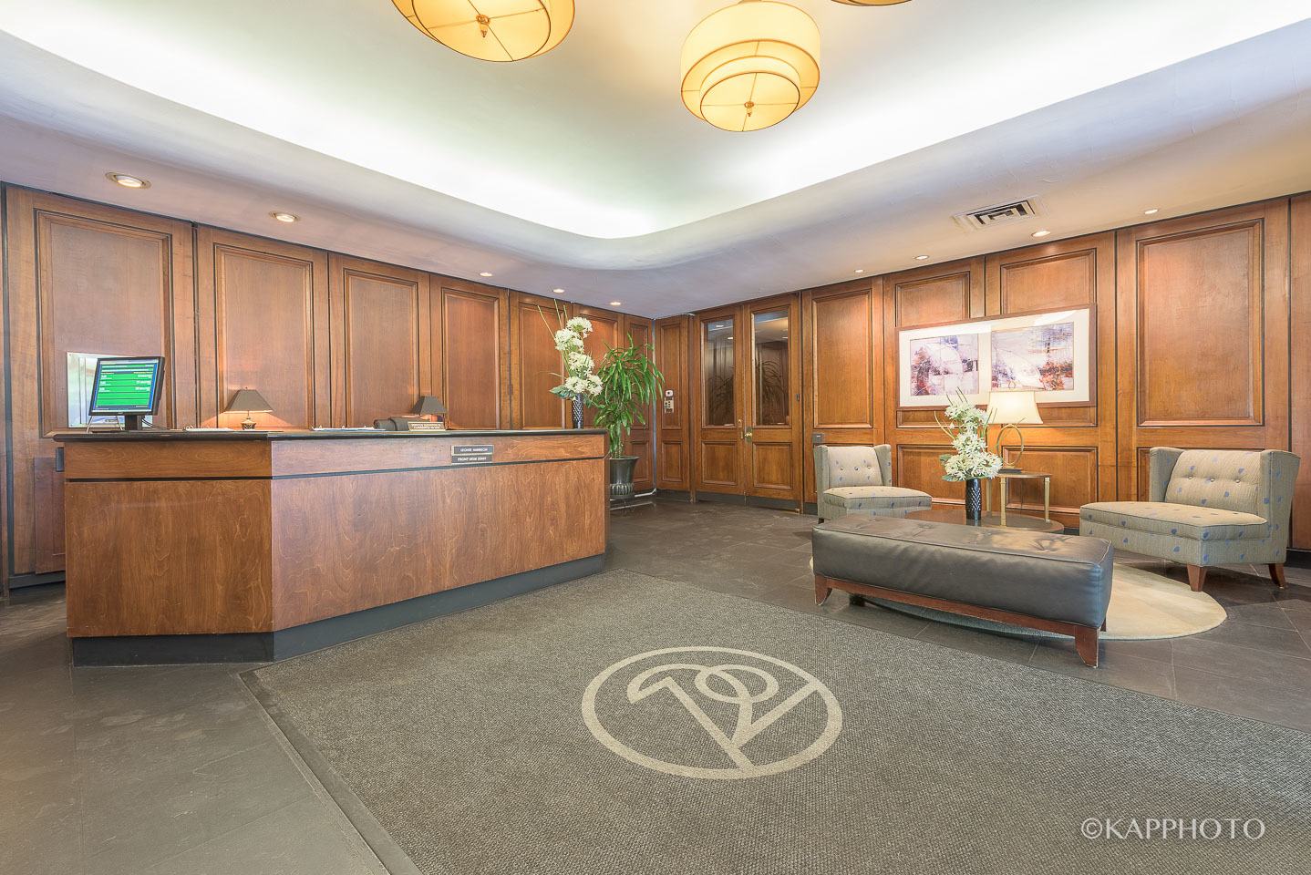 720 West Gordon Terrace, Unit 7F Chicago, IL 60613 - Photo 11 of 19 a living room with furniture and a large window