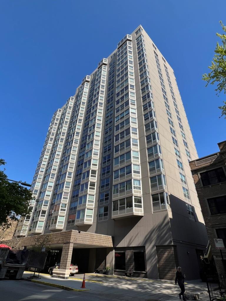 720 West Gordon Terrace, Unit 7F Chicago, IL 60613 - Photo 18 of 19 a front view of a building