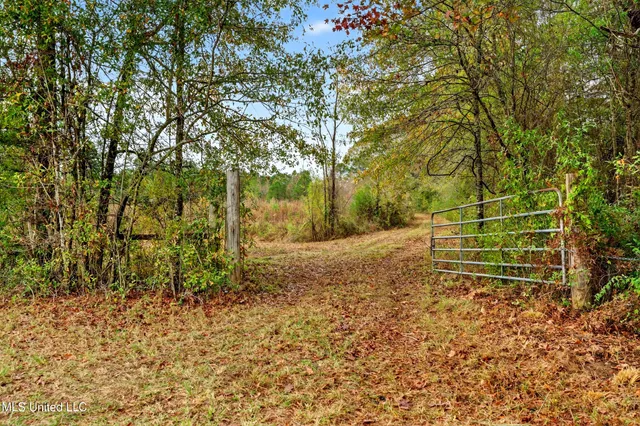 $189,900 | 26 Fox Run North, Carriere, MS 39426