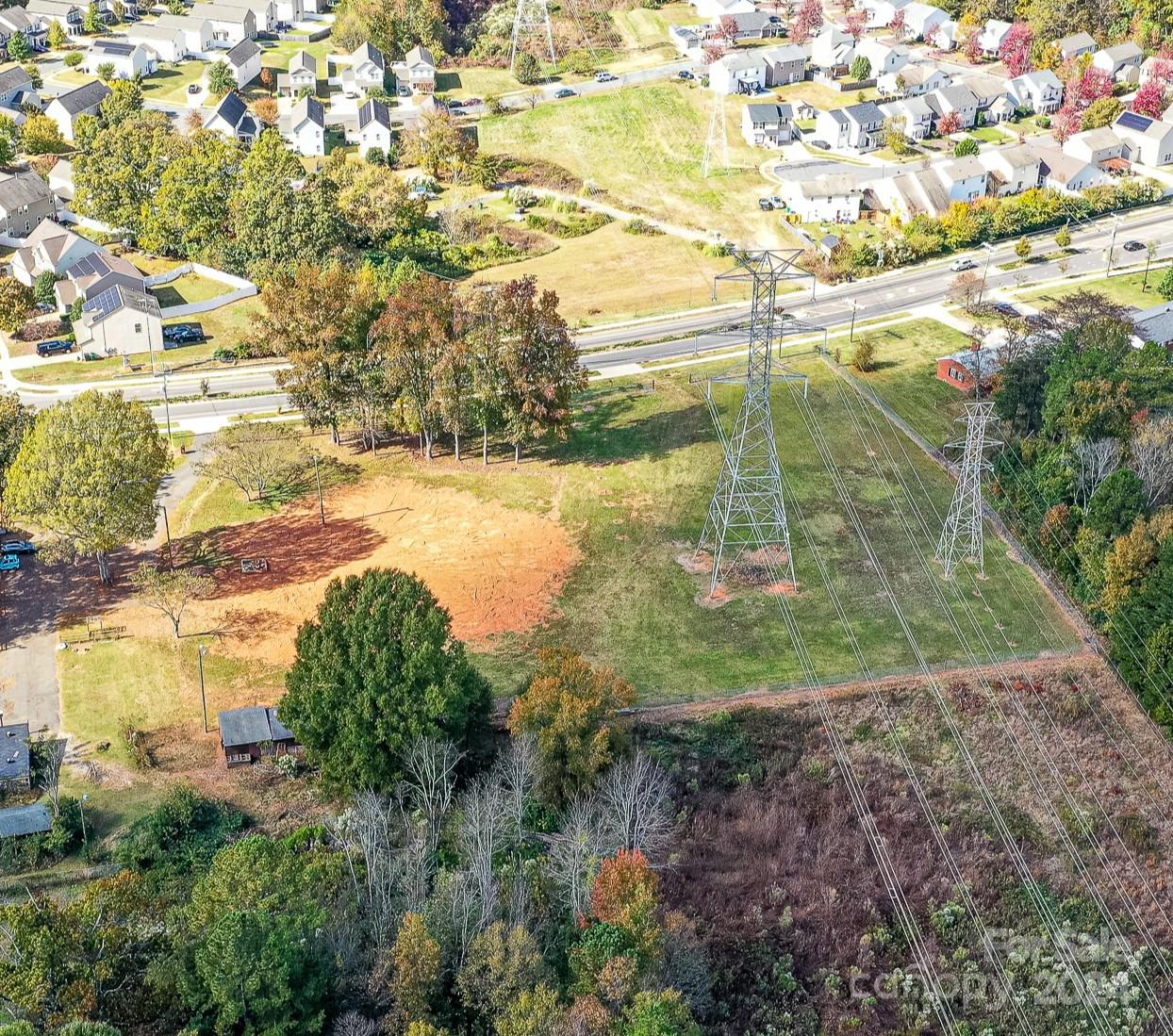 800 Oakdale Road Charlotte, NC 28216 - Photo 3 of 5