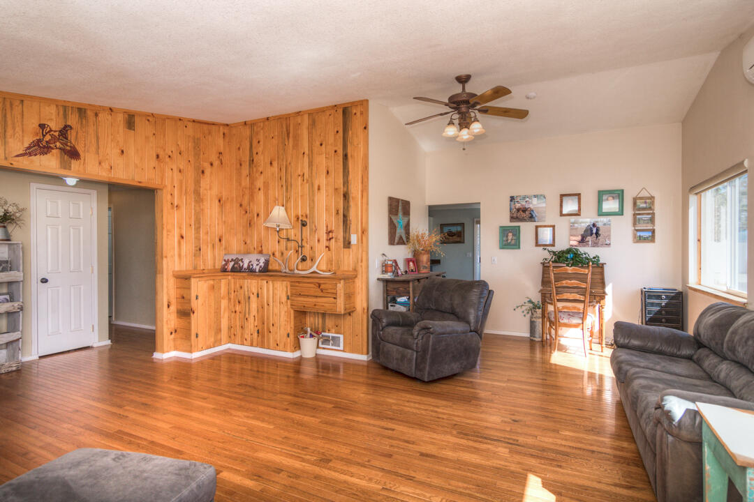 4804 Southwest Briar Road Powell Butte, OR 97753 - Photo 11 of 54 Briar Ln SW 4804 (19 of 55)