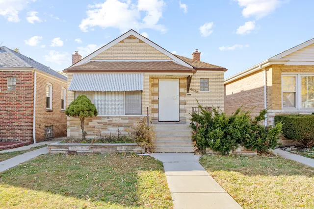 $179,900 | 7148 South Sawyer Avenue, Chicago, IL 60629