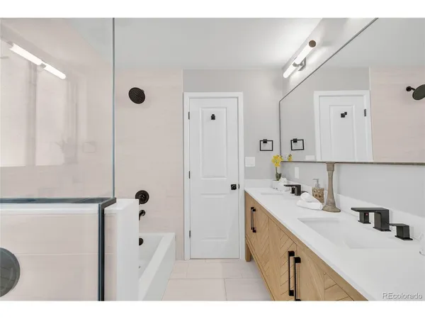 $975,000 | 2930 North Monaco Parkway, Denver, CO 80207