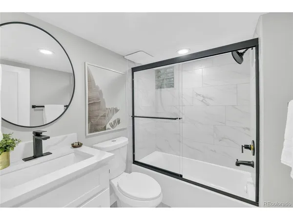 $975,000 | 2930 North Monaco Parkway, Denver, CO 80207