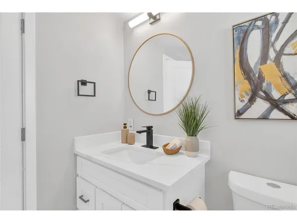 $975,000 | 2930 North Monaco Parkway, Denver, CO 80207