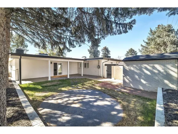 $975,000 | 2930 North Monaco Parkway, Denver, CO 80207