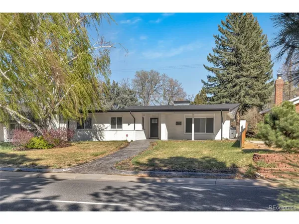 $975,000 | 2930 North Monaco Parkway, Denver, CO 80207