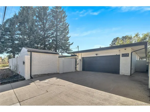 $975,000 | 2930 North Monaco Parkway, Denver, CO 80207