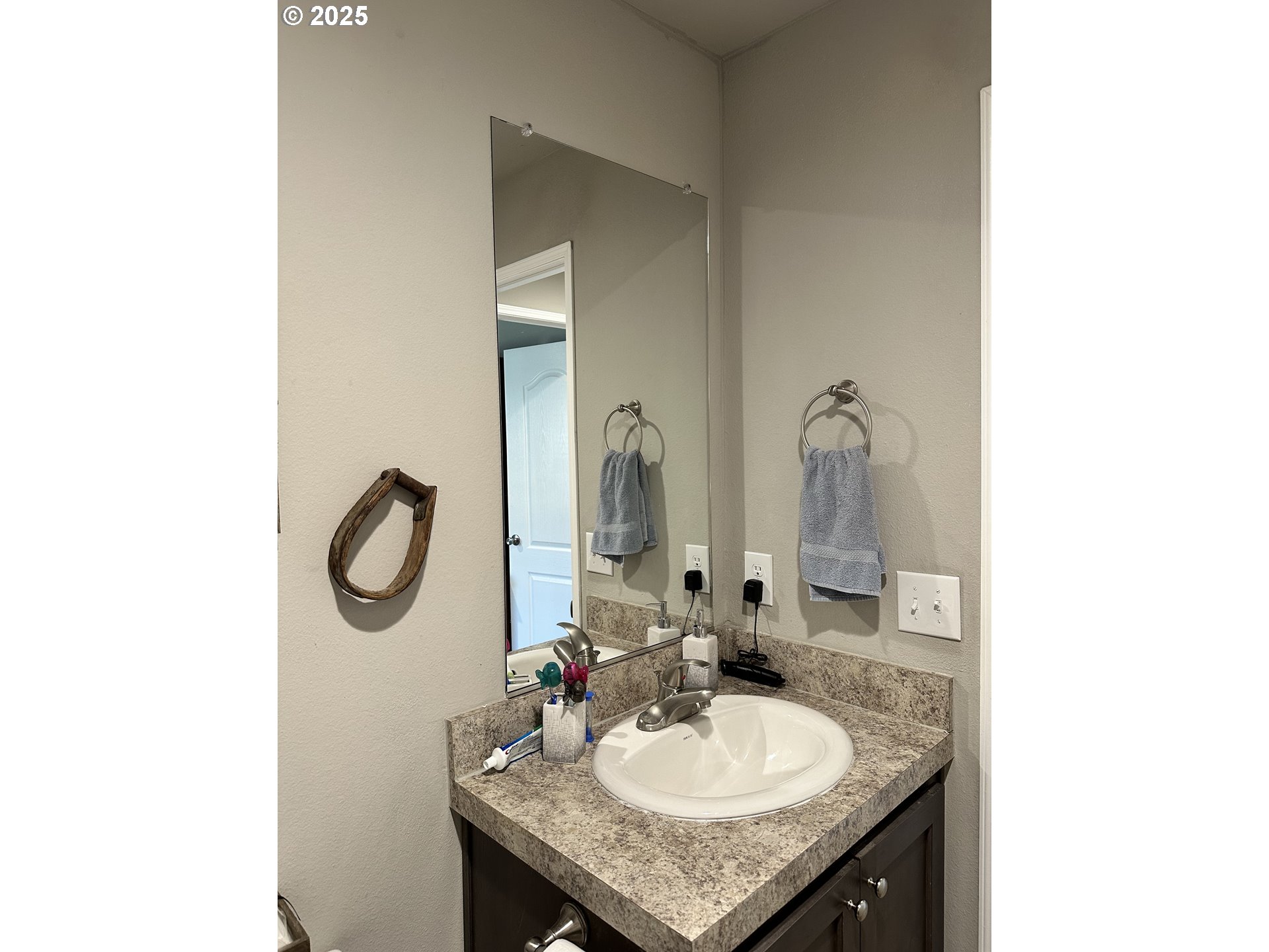 3520 Northeast King Place Pendleton, OR 97801 - Photo 18 of 36 Bathroom