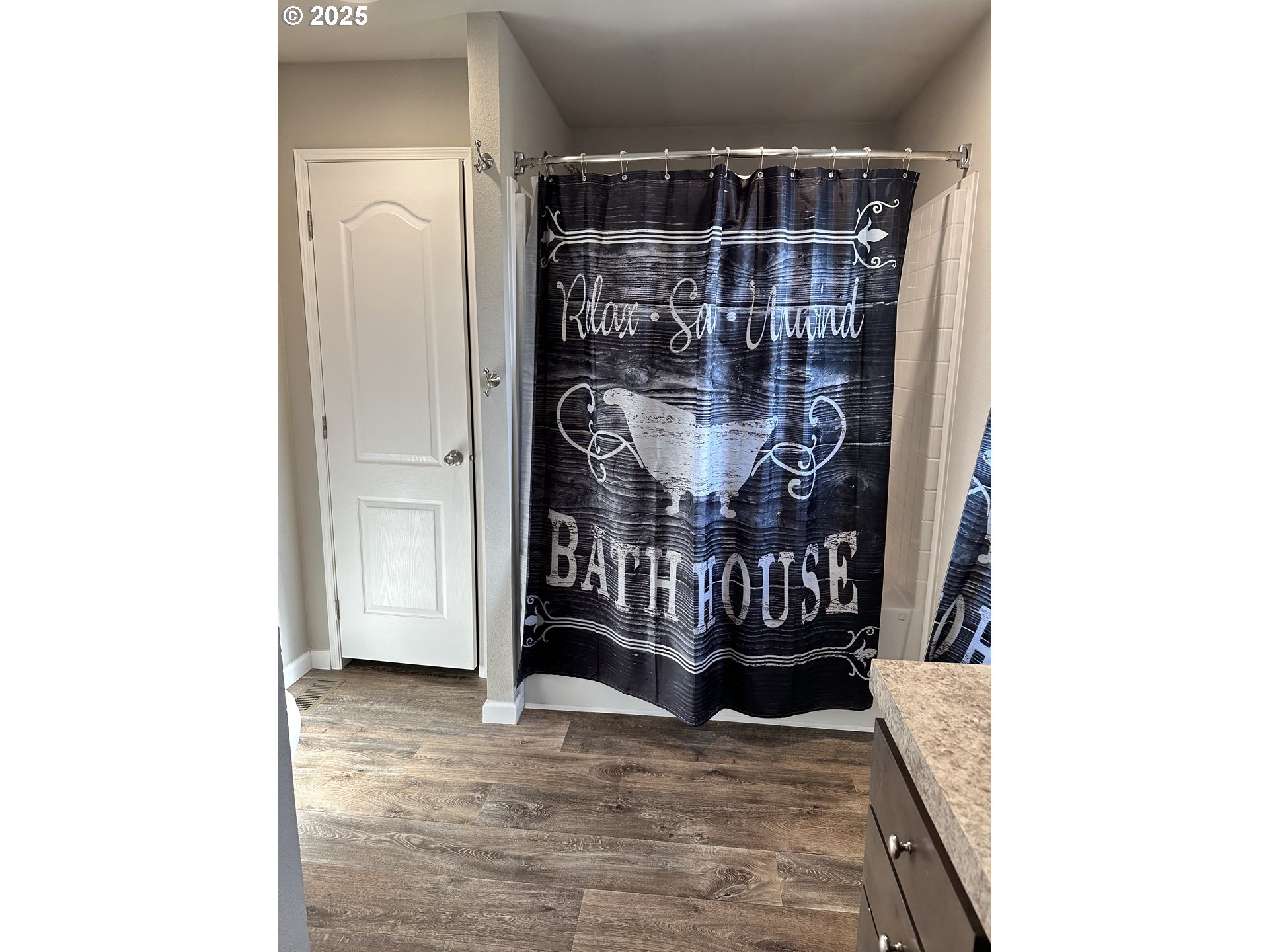 3520 Northeast King Place Pendleton, OR 97801 - Photo 27 of 36 Attached Bathroom #1