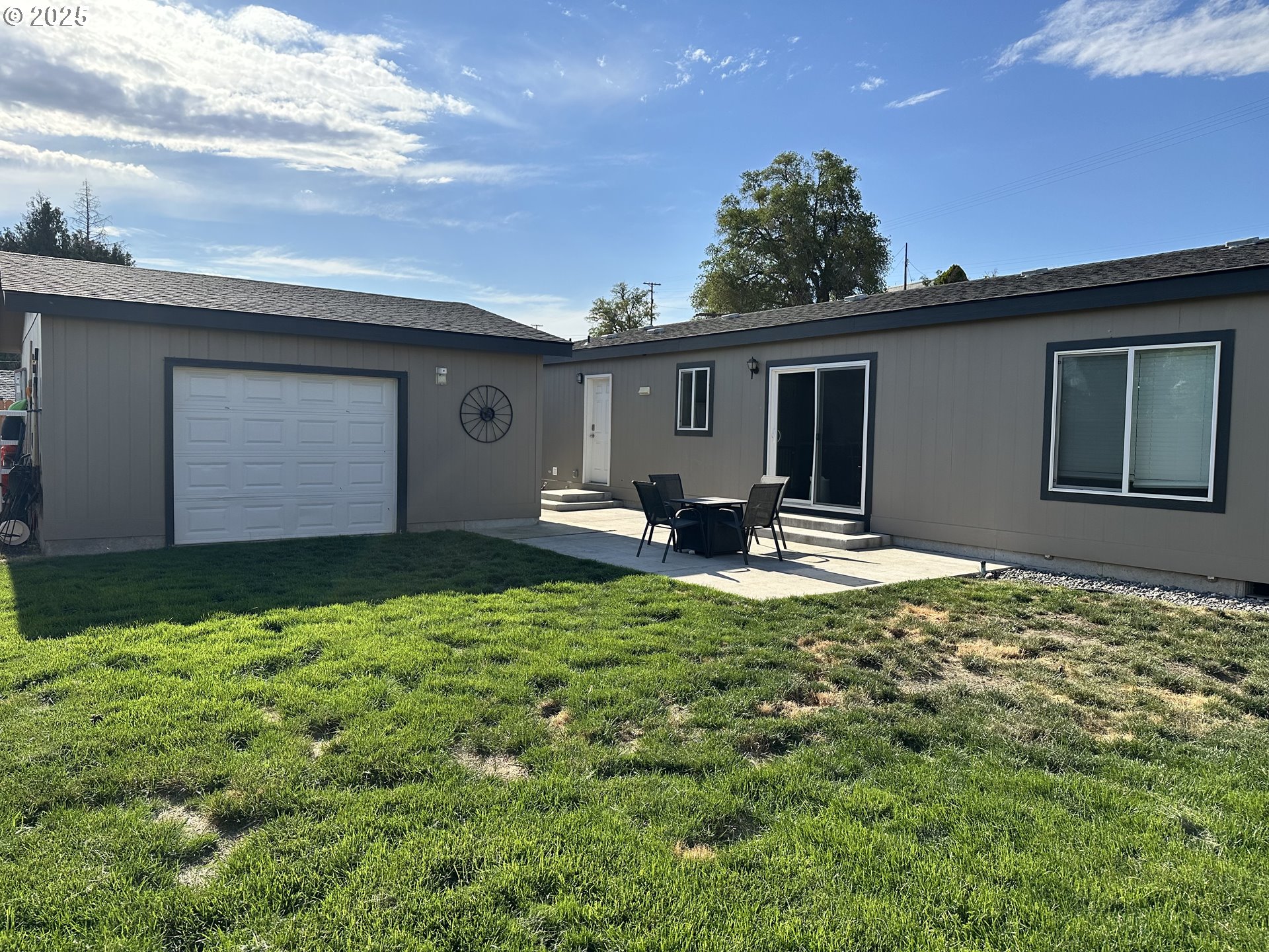 3520 Northeast King Place Pendleton, OR 97801 - Photo 29 of 36 Garage