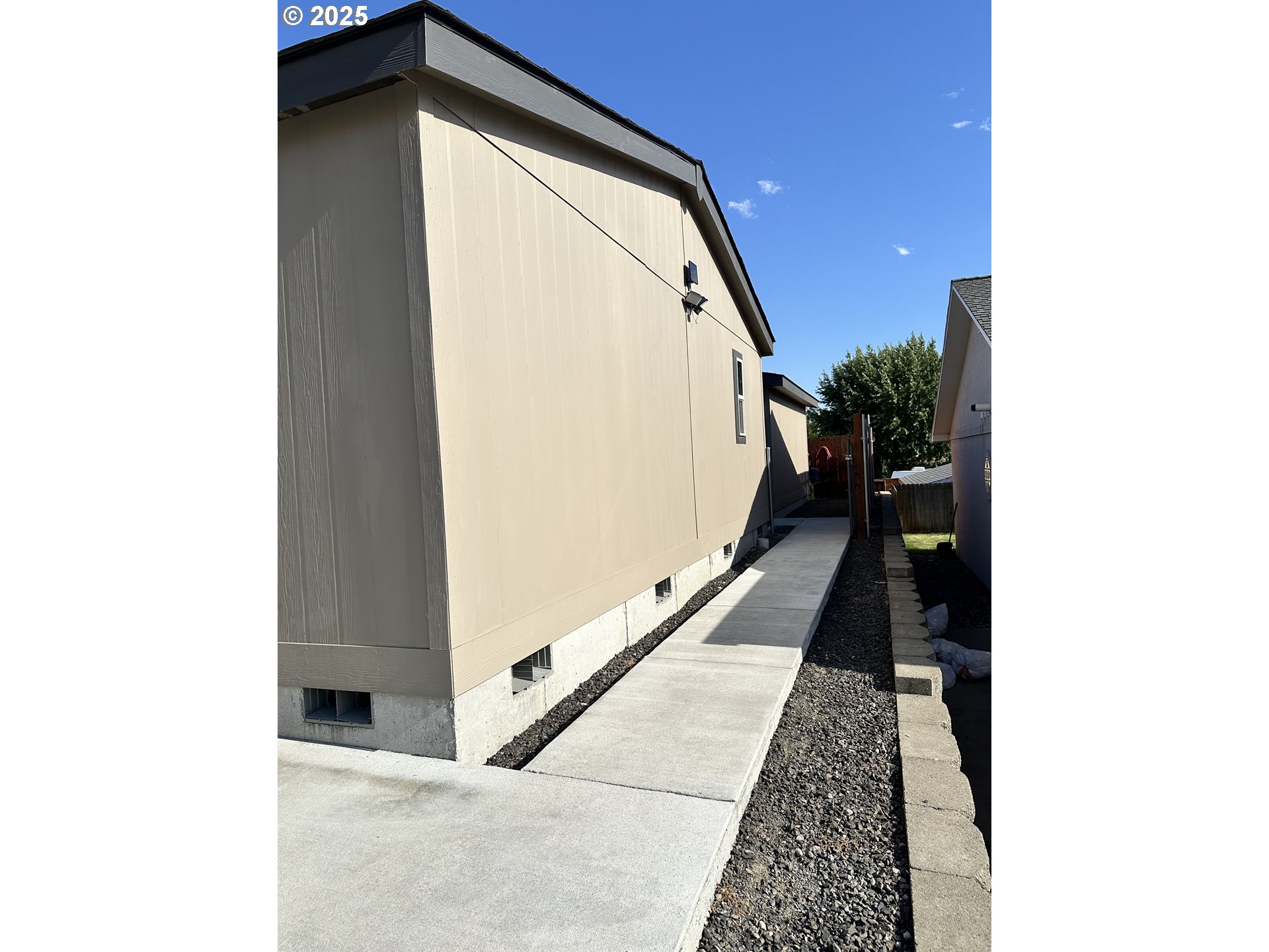 3520 Northeast King Place Pendleton, OR 97801 - Photo 35 of 36 Garage