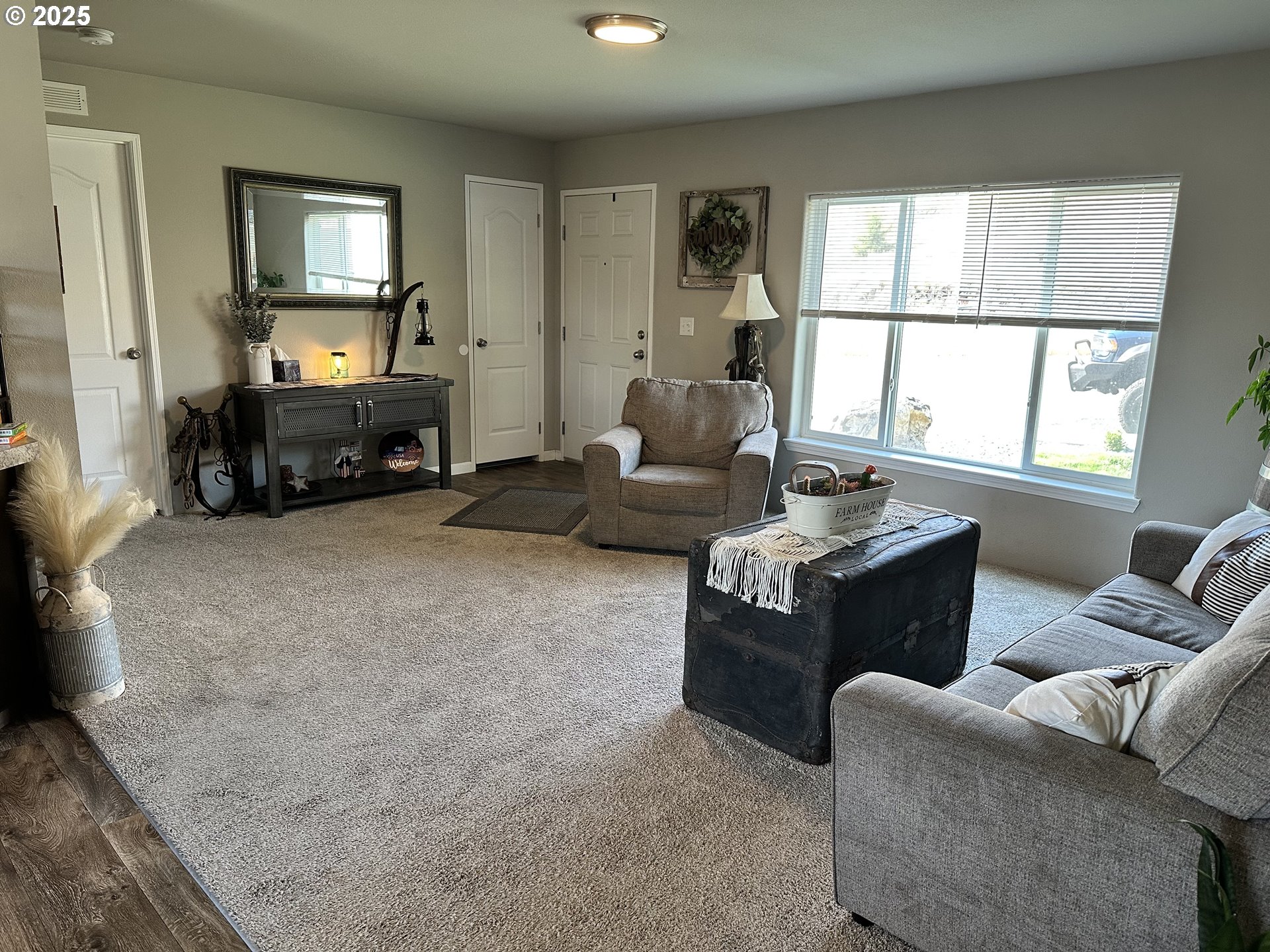 3520 Northeast King Place Pendleton, OR 97801 - Photo 5 of 36 Family Room