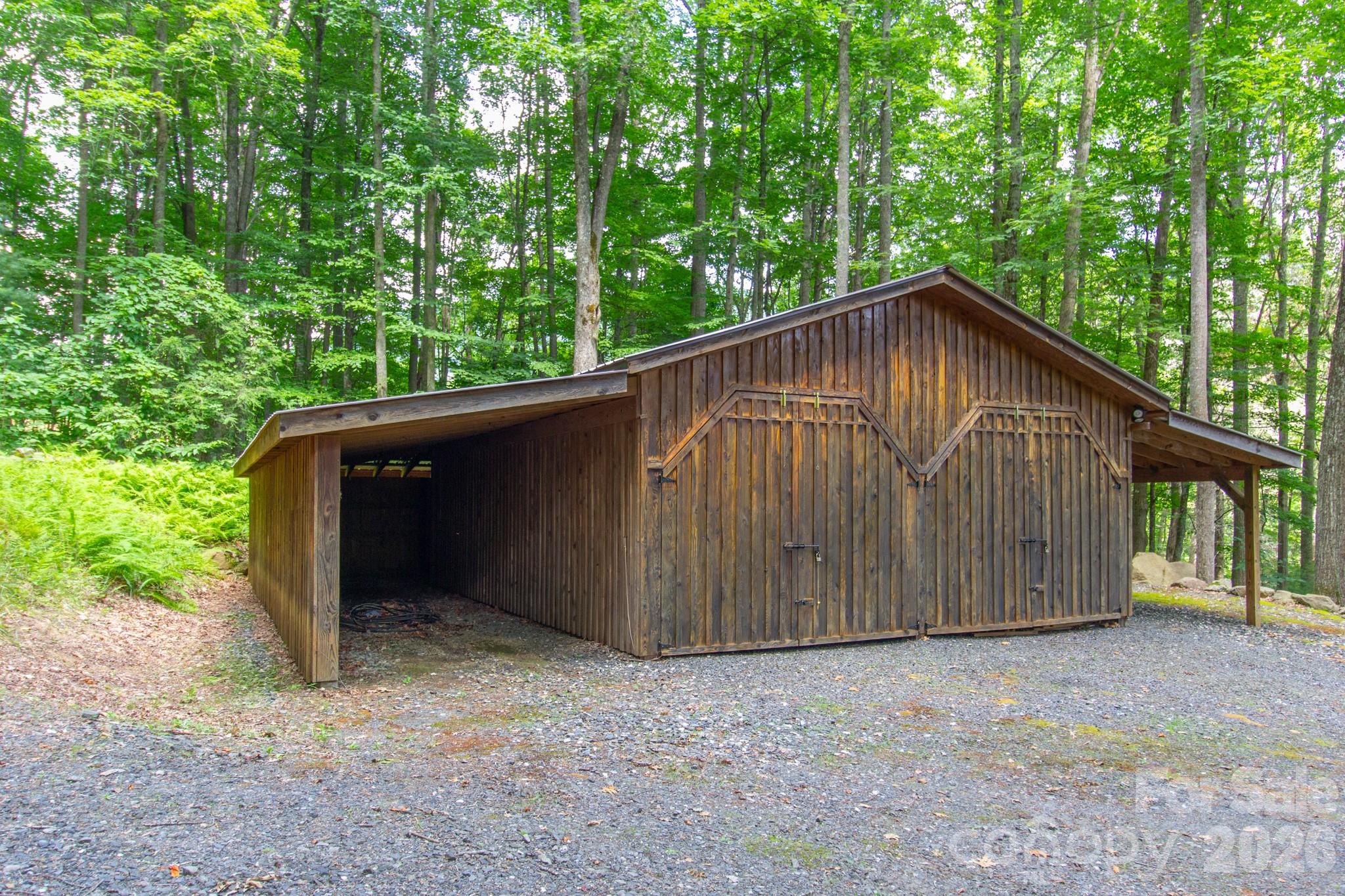 2811 Poplar Creek Road Green Mountain, NC 28740 - Photo 31 of 35